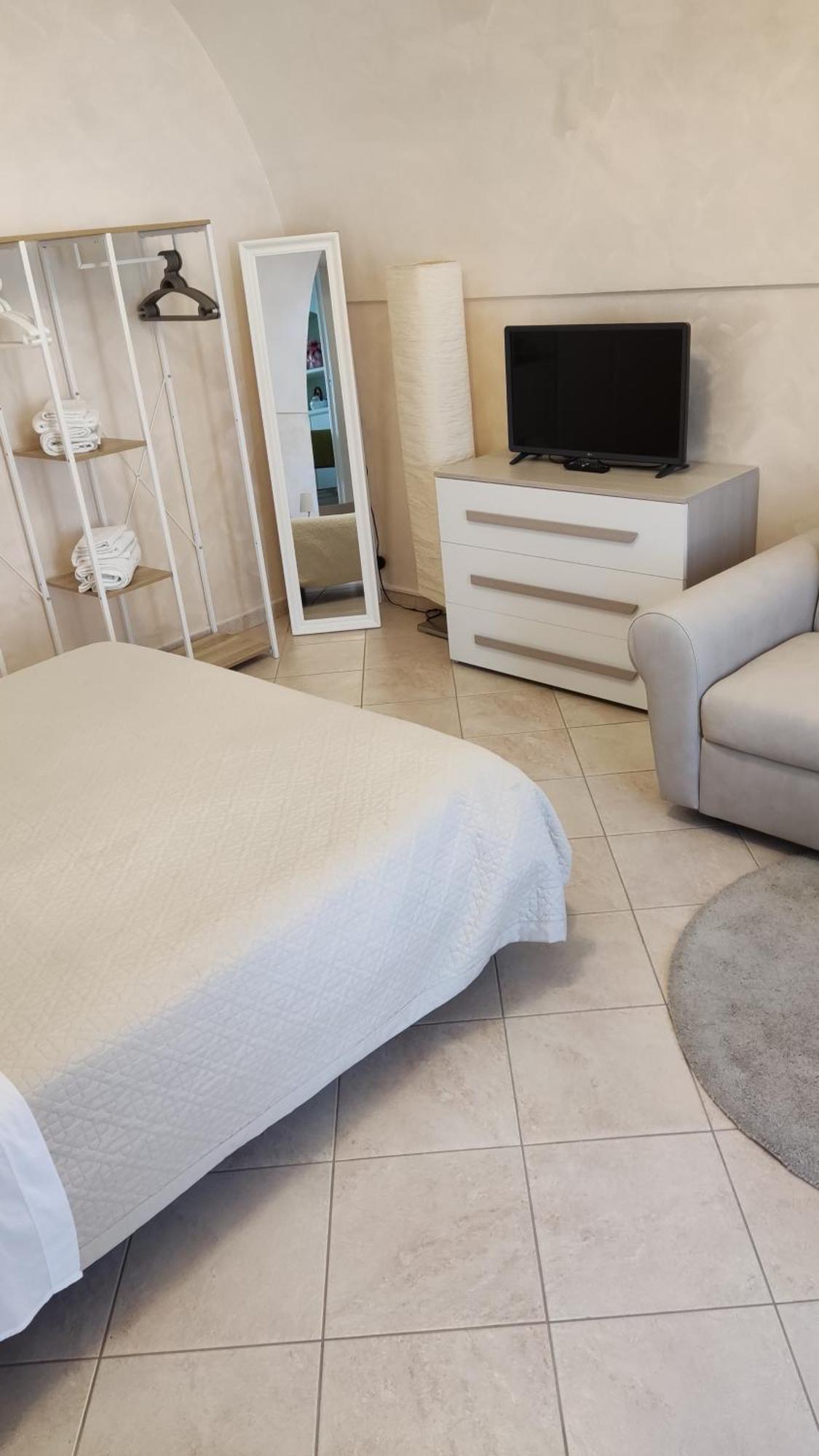 Domus Elegans In Centro Villa Manfredonia Exterior photo